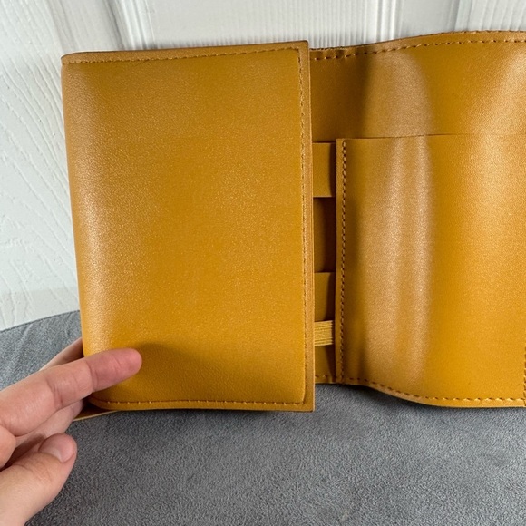 Glass Ladder & co Katherine Leather Tech Travel Roll Up Organizer Case Carmel - Picture 6 of 8